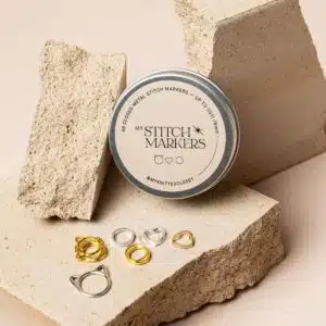 Caja con 48 marcadores cerrados